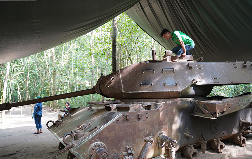 Navigating the Cu Chi Tunnels on a Map An Exploration of Vietnam