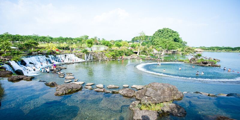 Top cheap and beautiful tourist destinations near Ho Chi Minh City